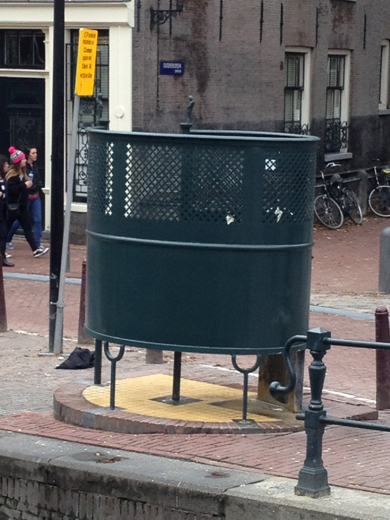 The open air urinals of Amsterdam - SoloBagging